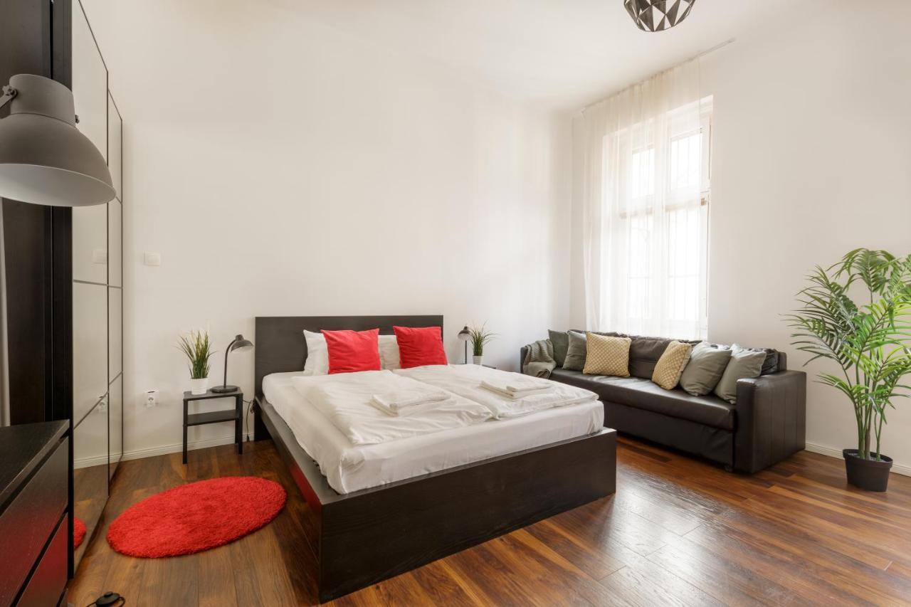 Red Dot Two - New Unit In The Heart Of Party Town Apartment Budapest Exterior photo