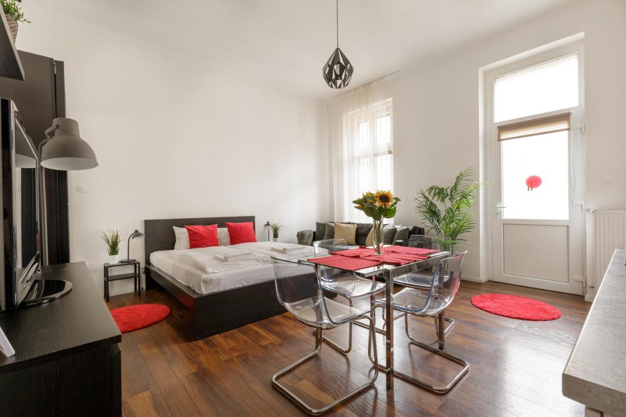 Red Dot Two - New Unit In The Heart Of Party Town Apartment Budapest Exterior photo